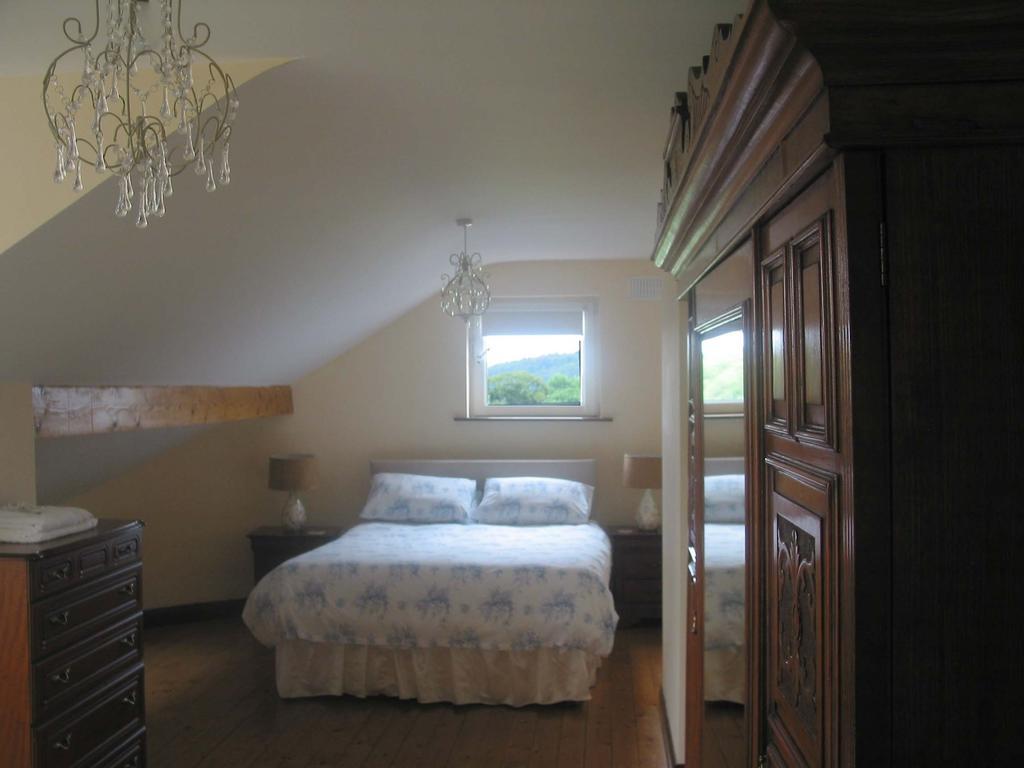 White Hill Country House B&B Castleblayney Room photo
